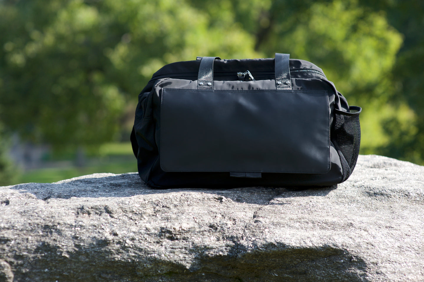 black gym bag/overnight